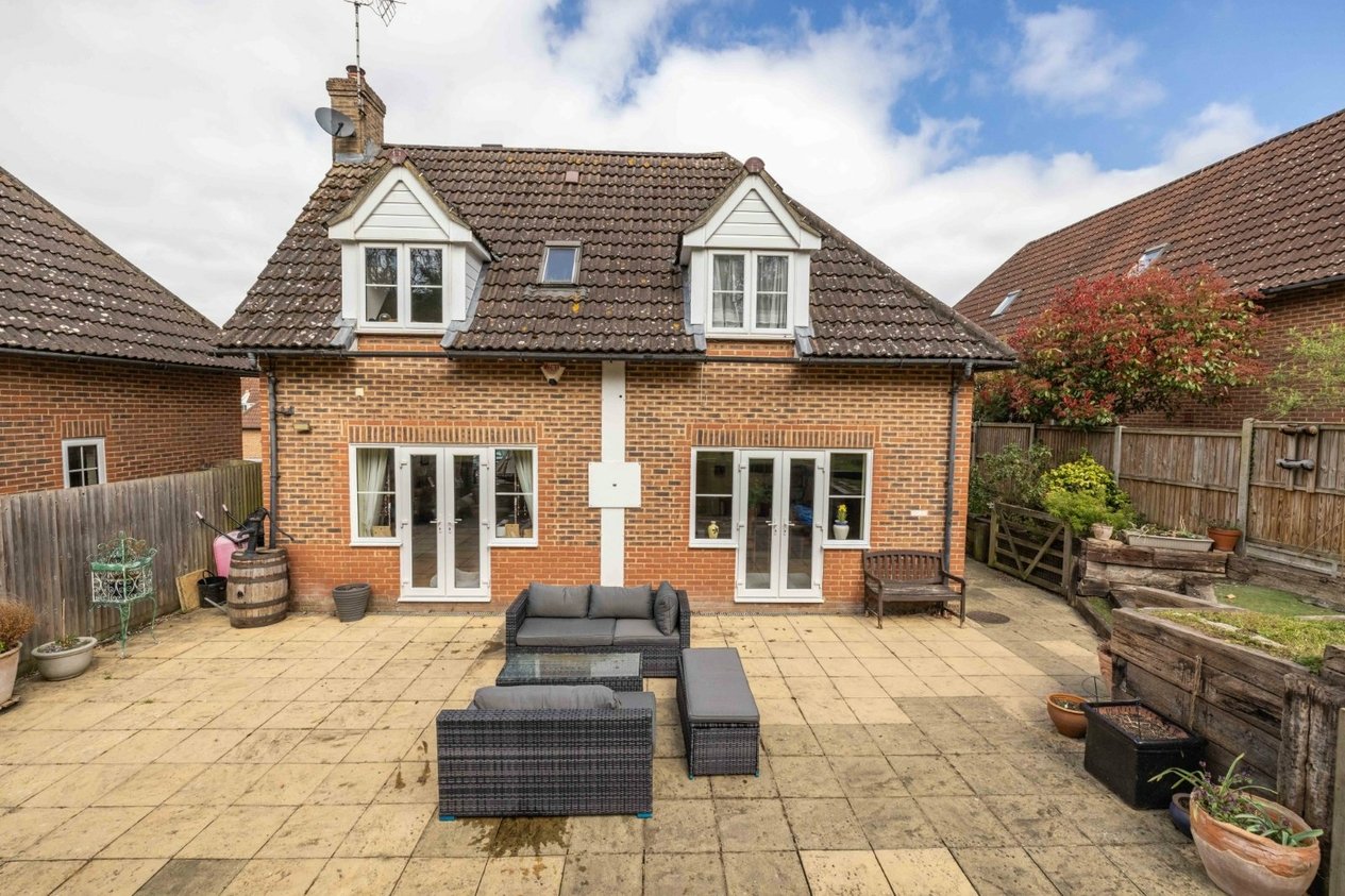 Properties For Sale in Weatherall Close Faversham
