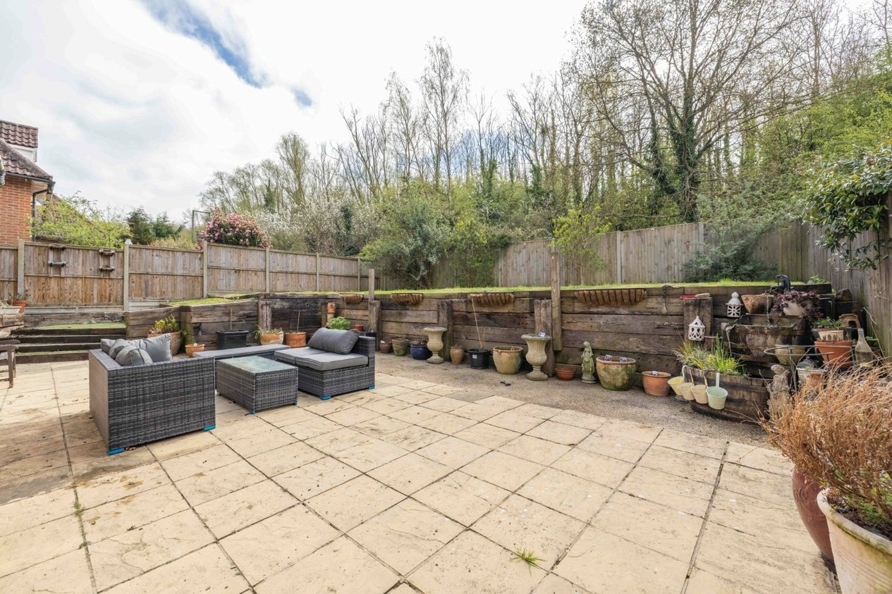 Properties For Sale in Weatherall Close Faversham