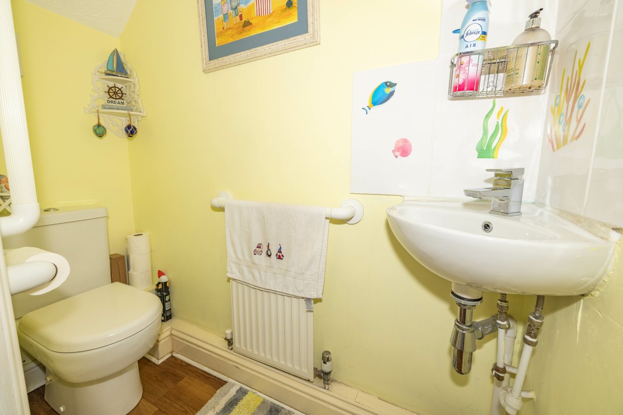 Properties For Sale in Weatherall Close Faversham