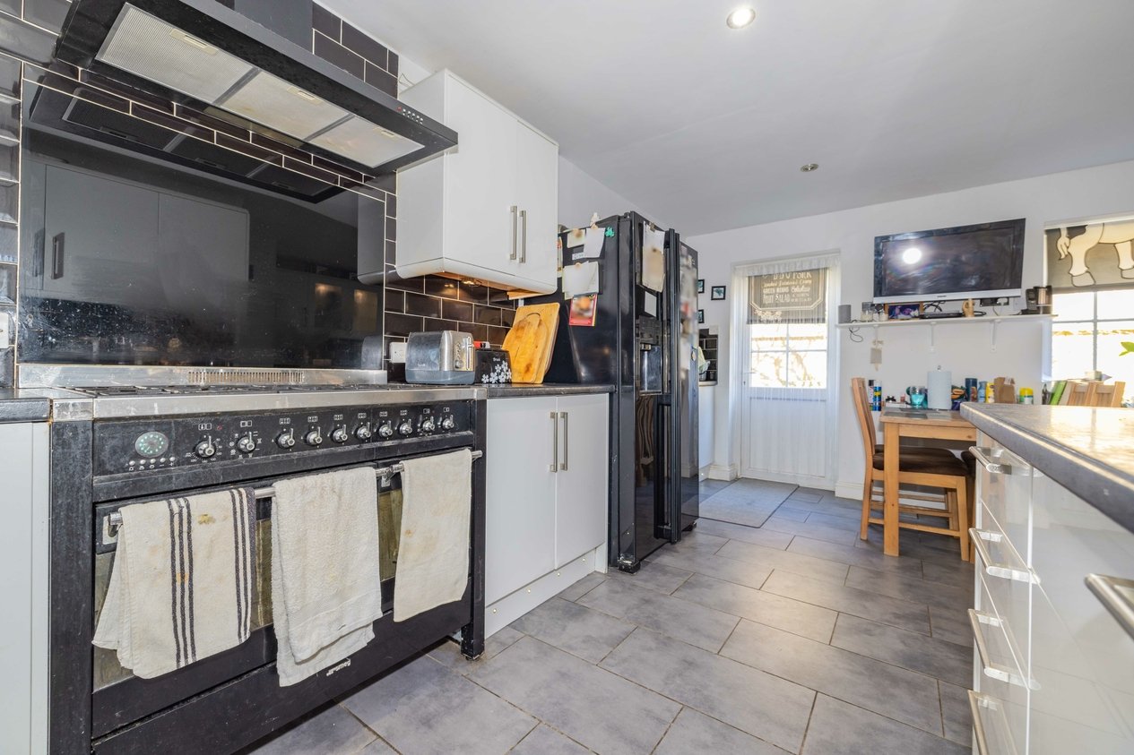 Properties For Sale in Weatherall Close Faversham