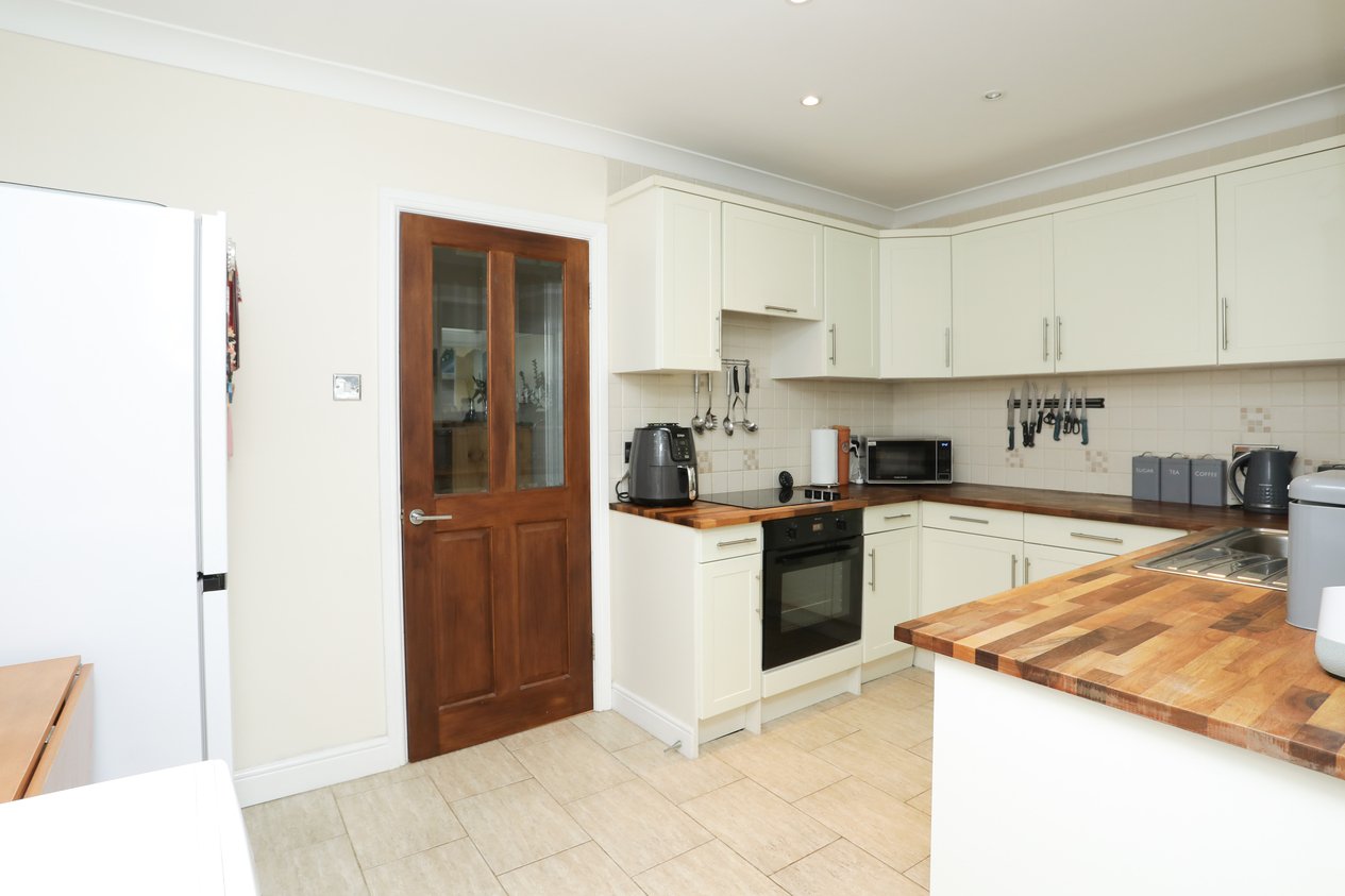 Properties Under Offer in Wells Way Faversham