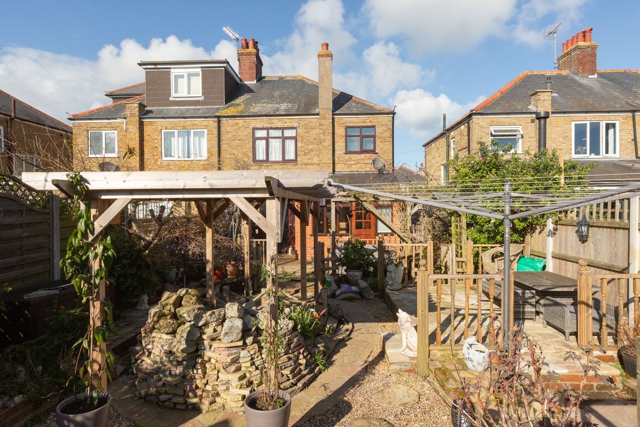 Properties For Sale in Welsdene Road Margate