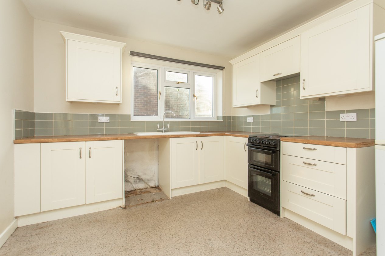 Properties Under Offer in West Cliff Road Broadstairs