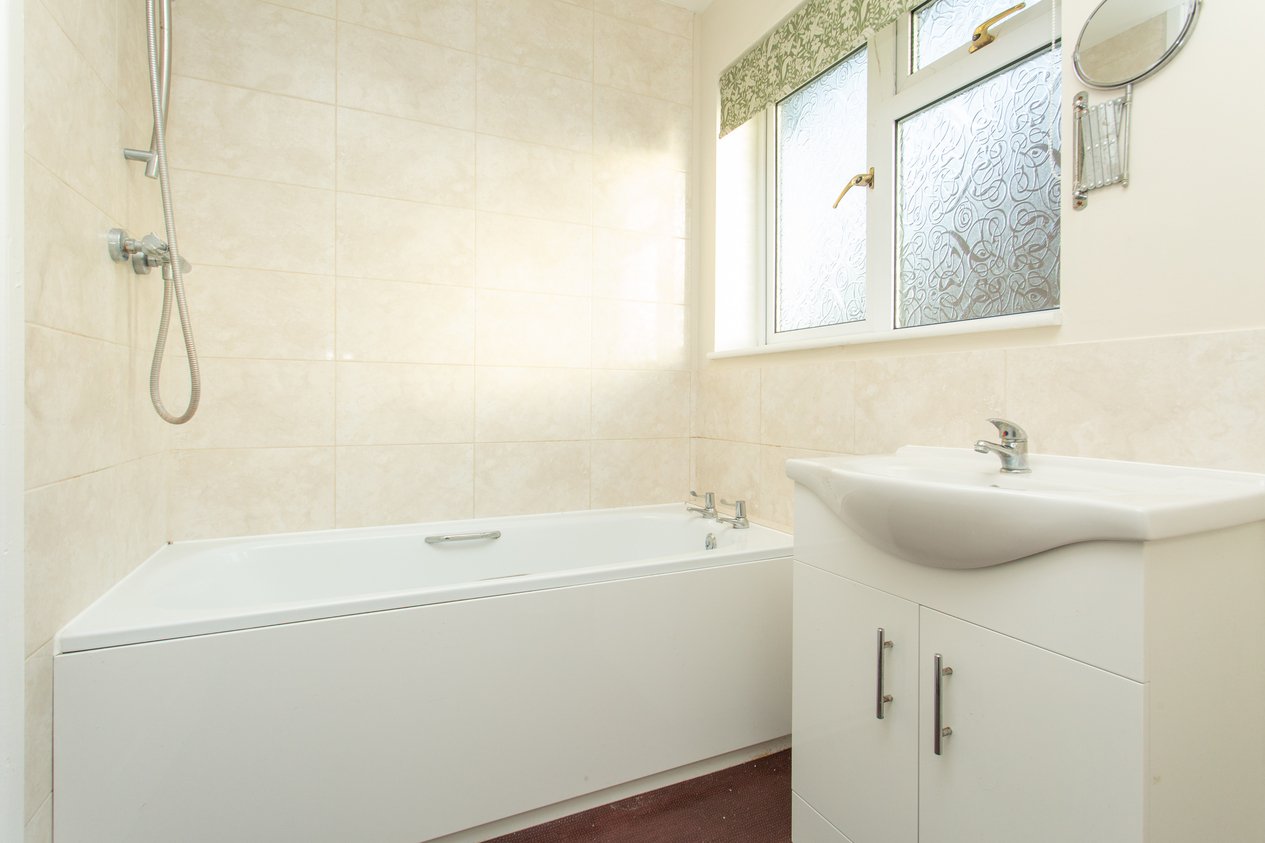 Properties Under Offer in West Cliff Road Broadstairs
