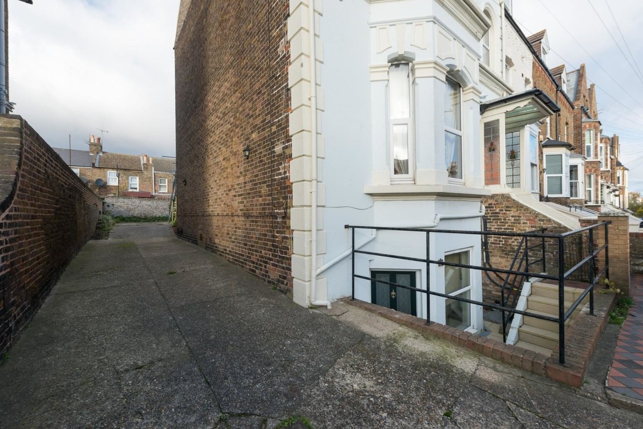 Properties Sold Subject To Contract in West Cliff Road 