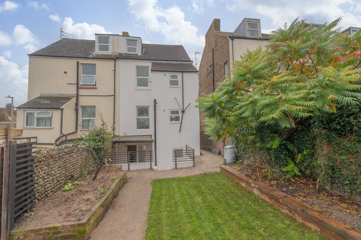 Properties Under Offer in West Cliff Road Ramsgate