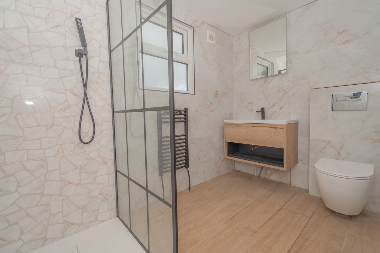 Properties Under Offer in West Cliff Road Ramsgate
