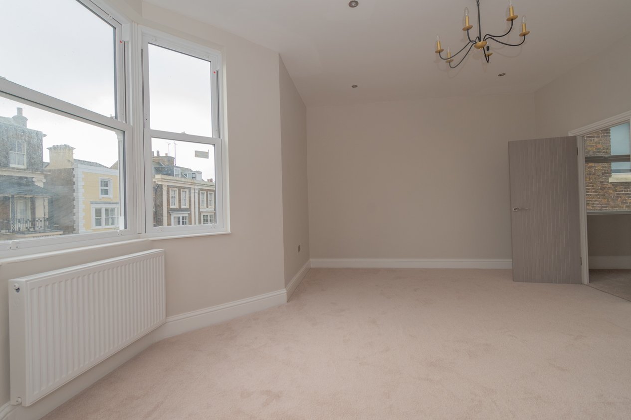 Properties Under Offer in West Cliff Road Ramsgate