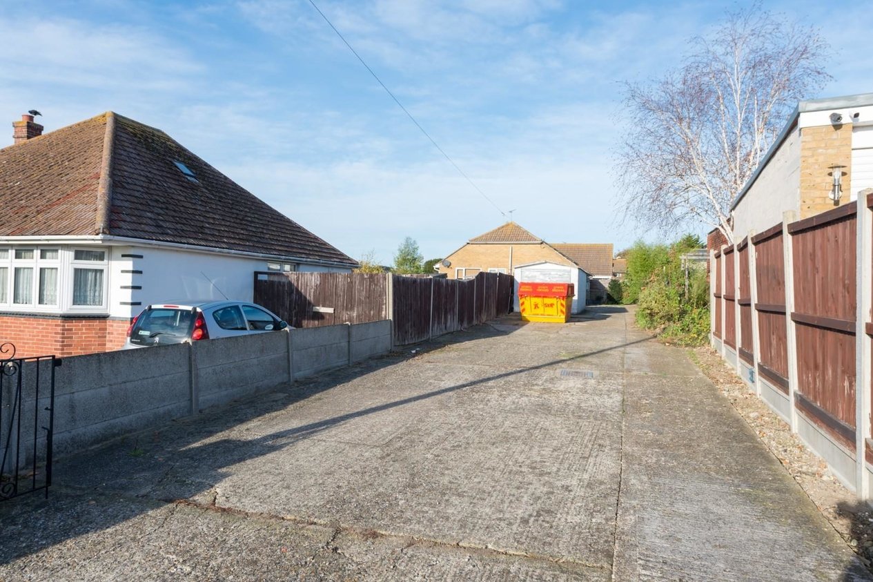 Properties Sold Subject To Contract in West Dumpton Lane 