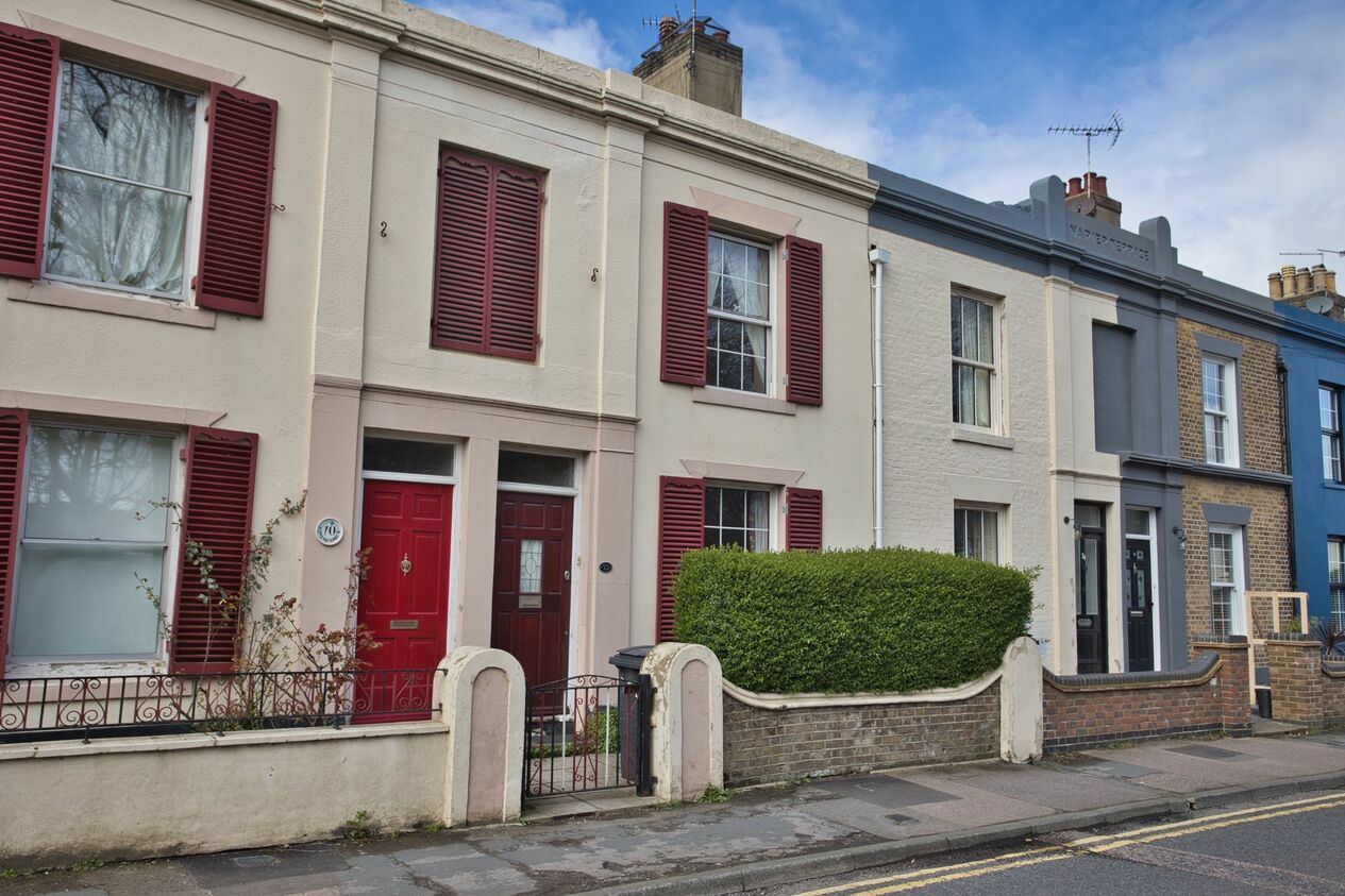 Properties For Sale in West Street  Deal