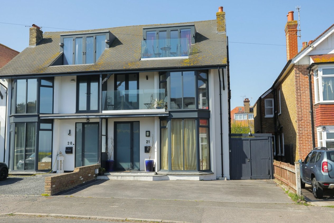 Properties For Sale in Westcliff Gardens, 