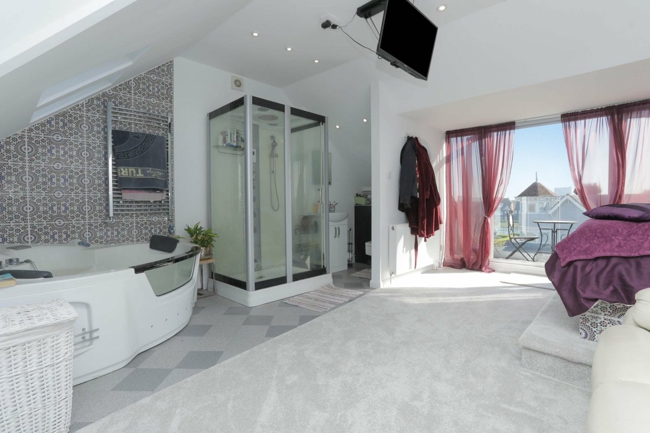 Properties For Sale in Westcliff Gardens, 