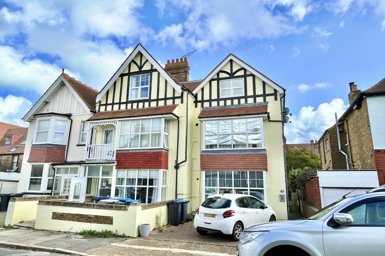 Properties Under Offer in Westcliff Road 