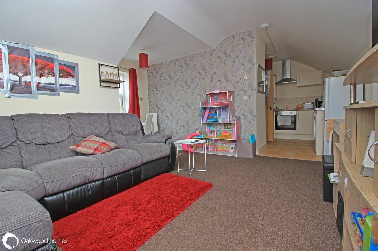 Properties Under Offer in Westcliff Road 