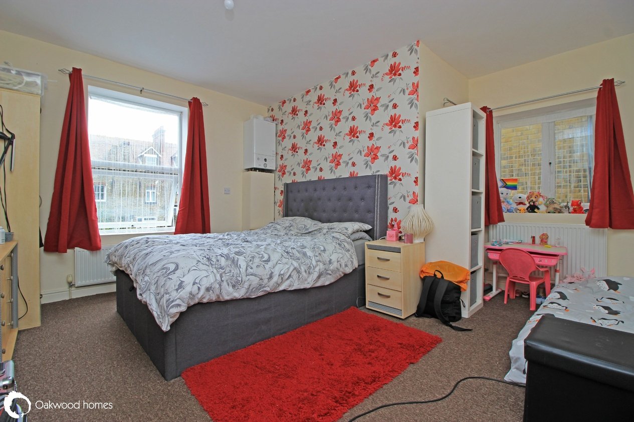 Properties Under Offer in Westcliff Road 