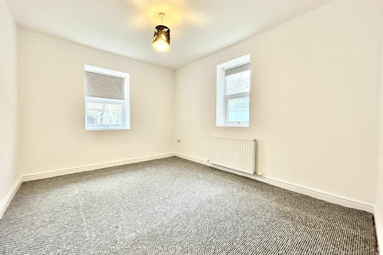 Properties Under Offer in Westcliff Road 