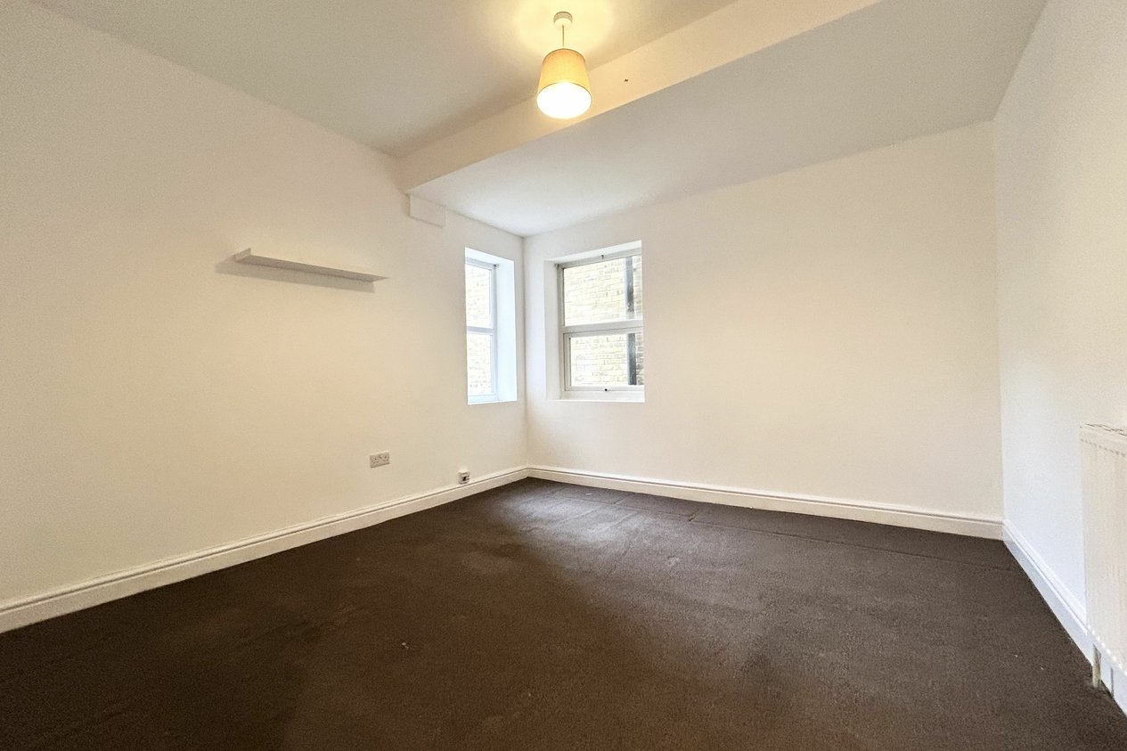 Properties Under Offer in Westcliff Road 