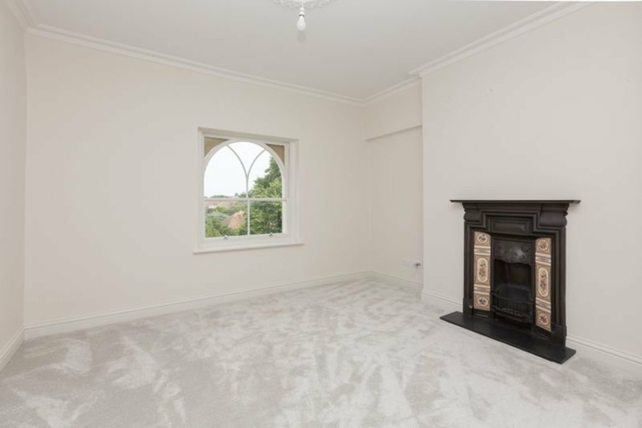 Properties Under Offer in Westcliff Terrace Mansions Pegwell Road