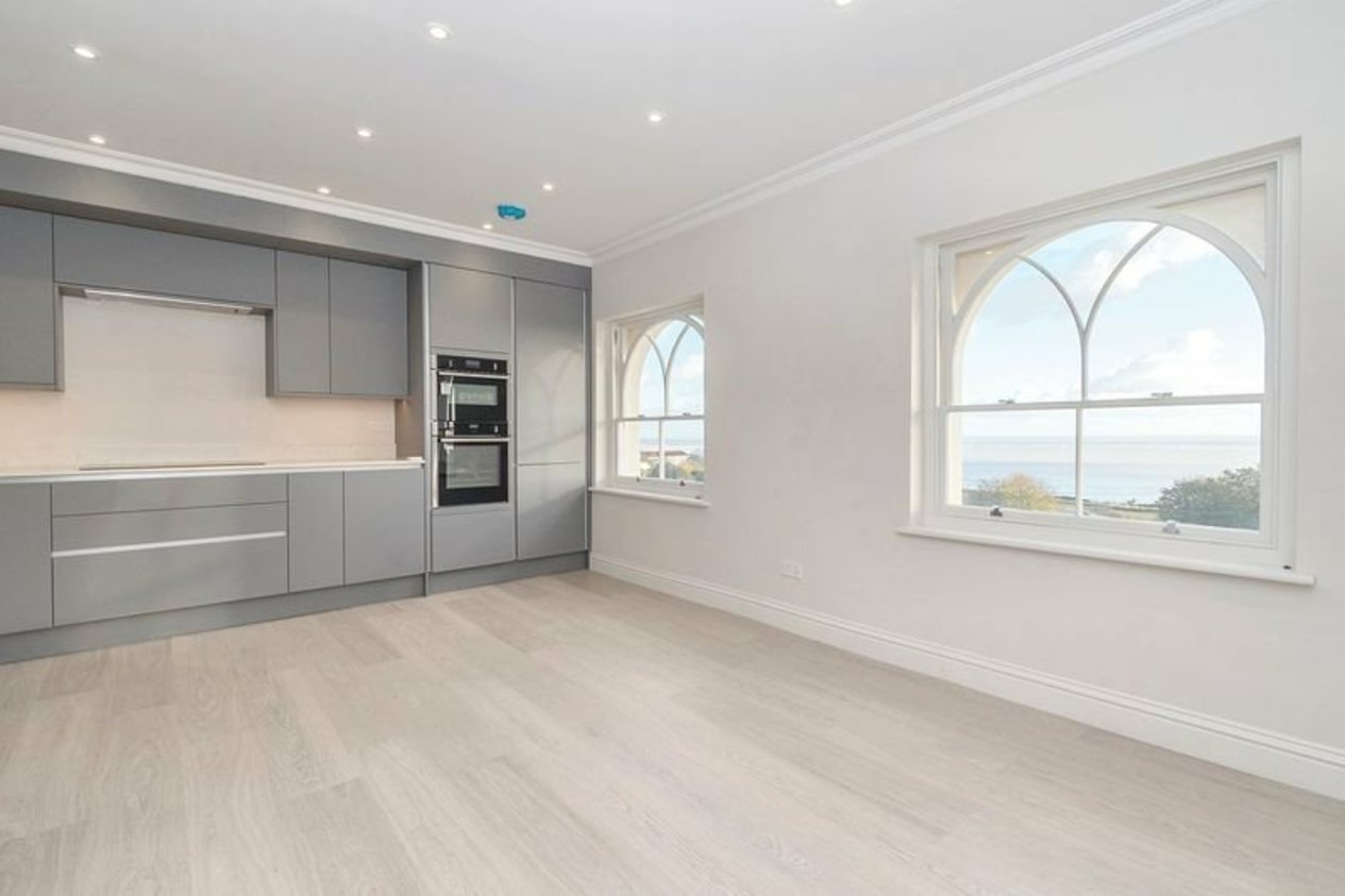 Properties Under Offer in Westcliff Terrace Mansions Pegwell Road