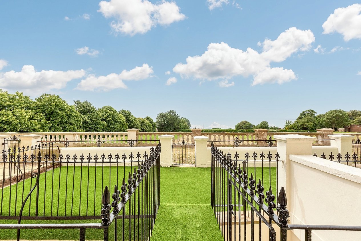 Properties For Sale in Westcliff Terrace Mansions Ramsgate
