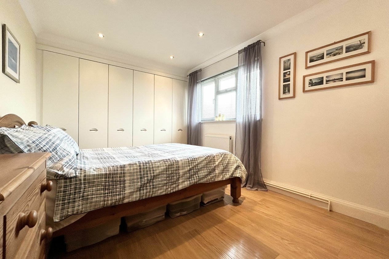 Properties Under Offer in Westerham Close 