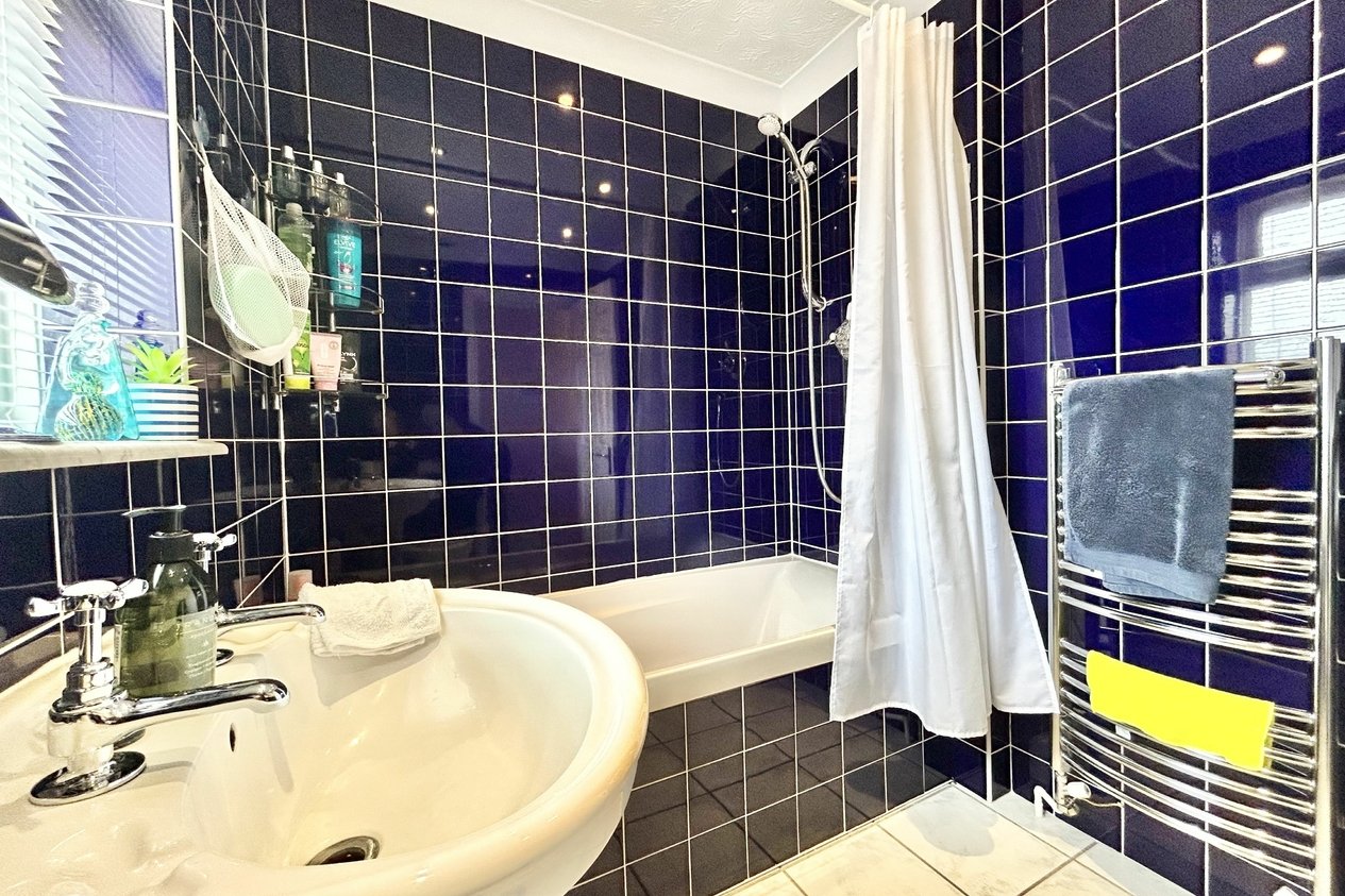 Properties Under Offer in Westerham Close 