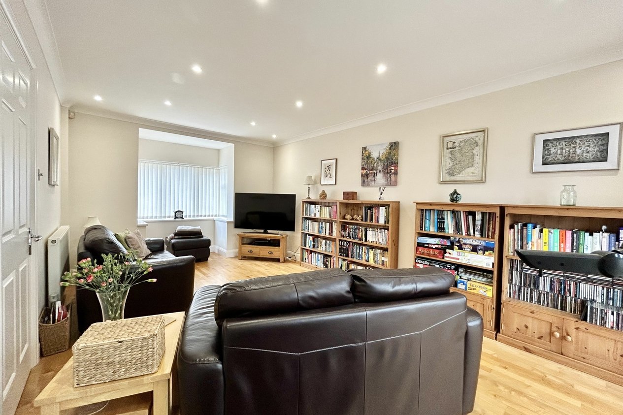 Properties Under Offer in Westerham Close 