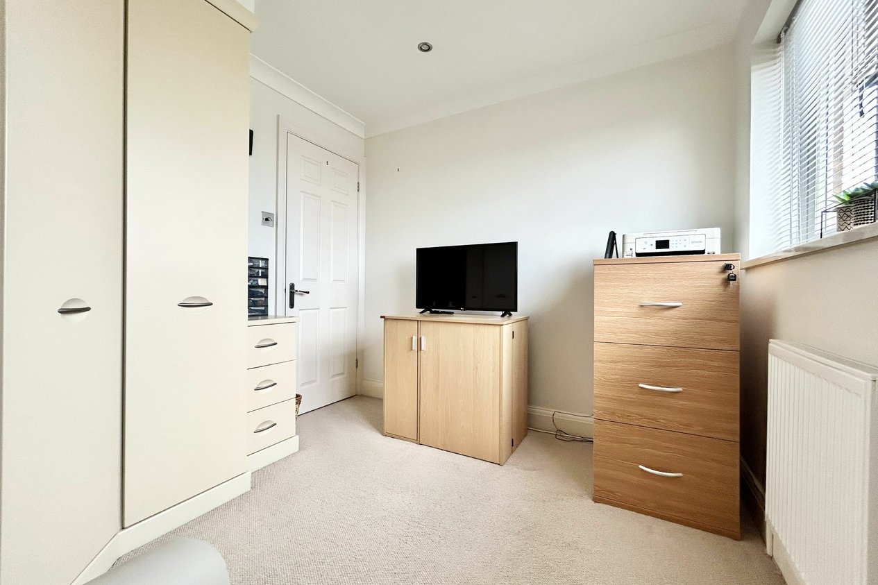 Properties Under Offer in Westerham Close 