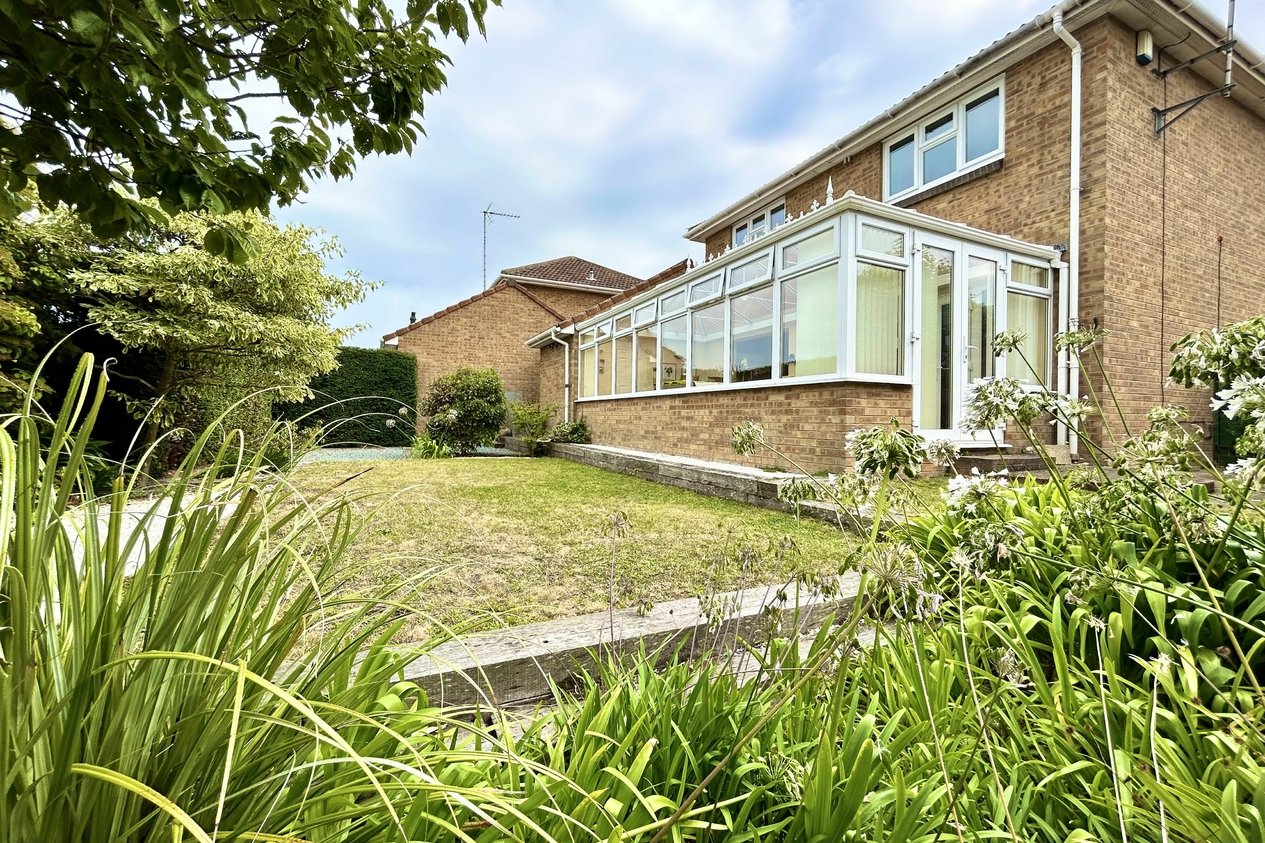 Properties Under Offer in Westerham Close 