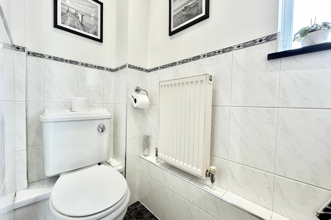 Properties Under Offer in Westerham Close 