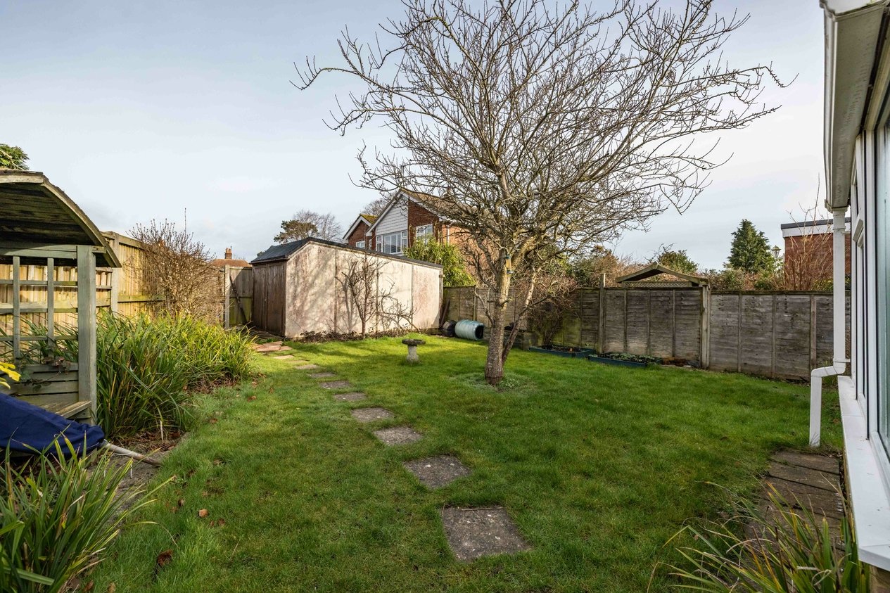 Properties Under Offer in Western Avenue Bridge