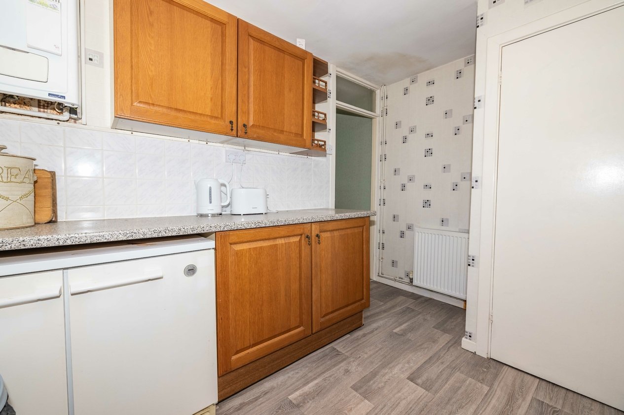 Properties Under Offer in Western Avenue Bridge