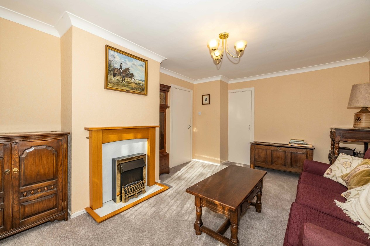 Properties Under Offer in Western Avenue Bridge
