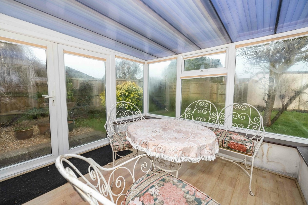 Properties Under Offer in Western Avenue Bridge