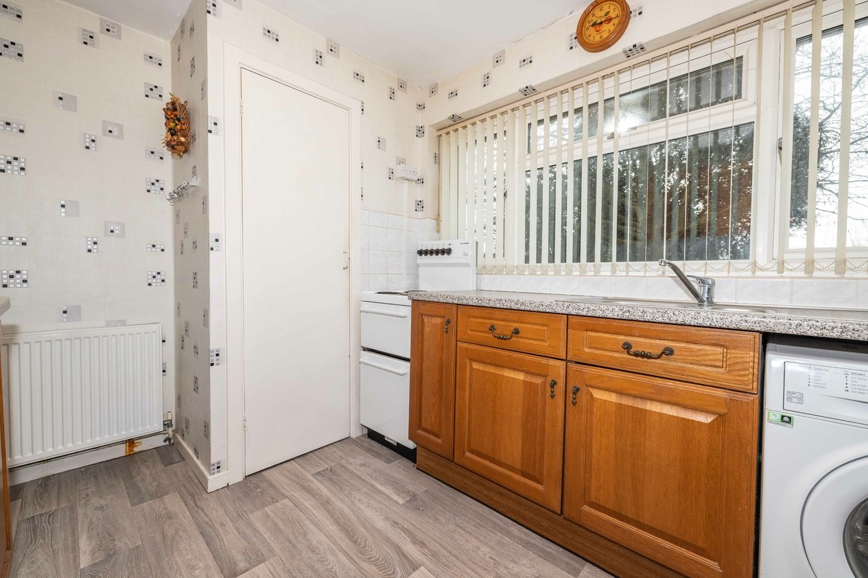 Properties Under Offer in Western Avenue Bridge