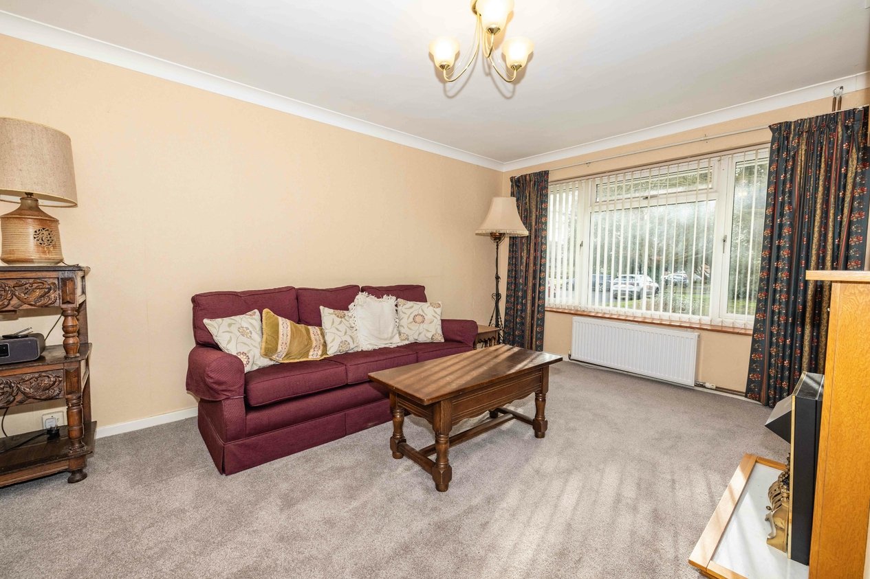 Properties Under Offer in Western Avenue Bridge