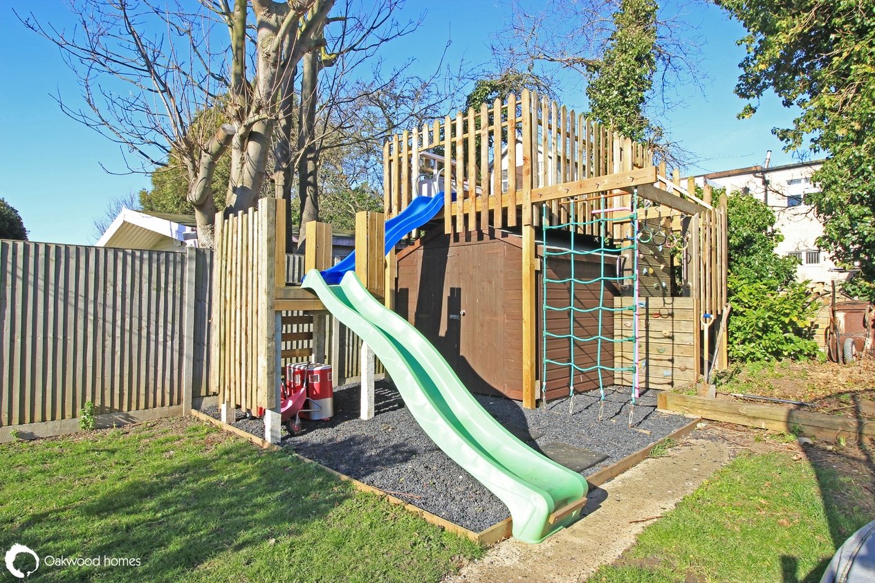 Properties Under Offer in Westfield Road 