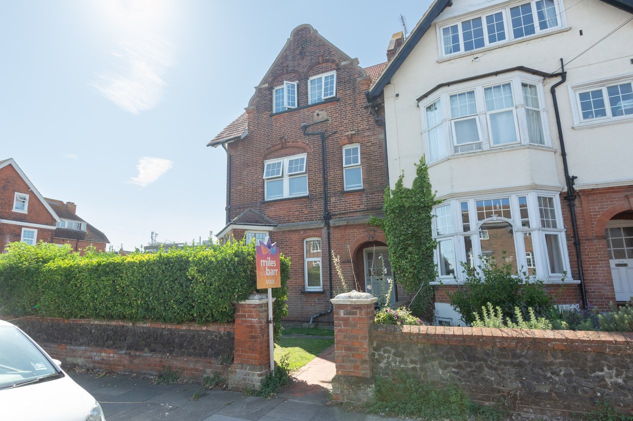 Properties For Sale in Westgate Bay Avenue Westgate-On-Sea