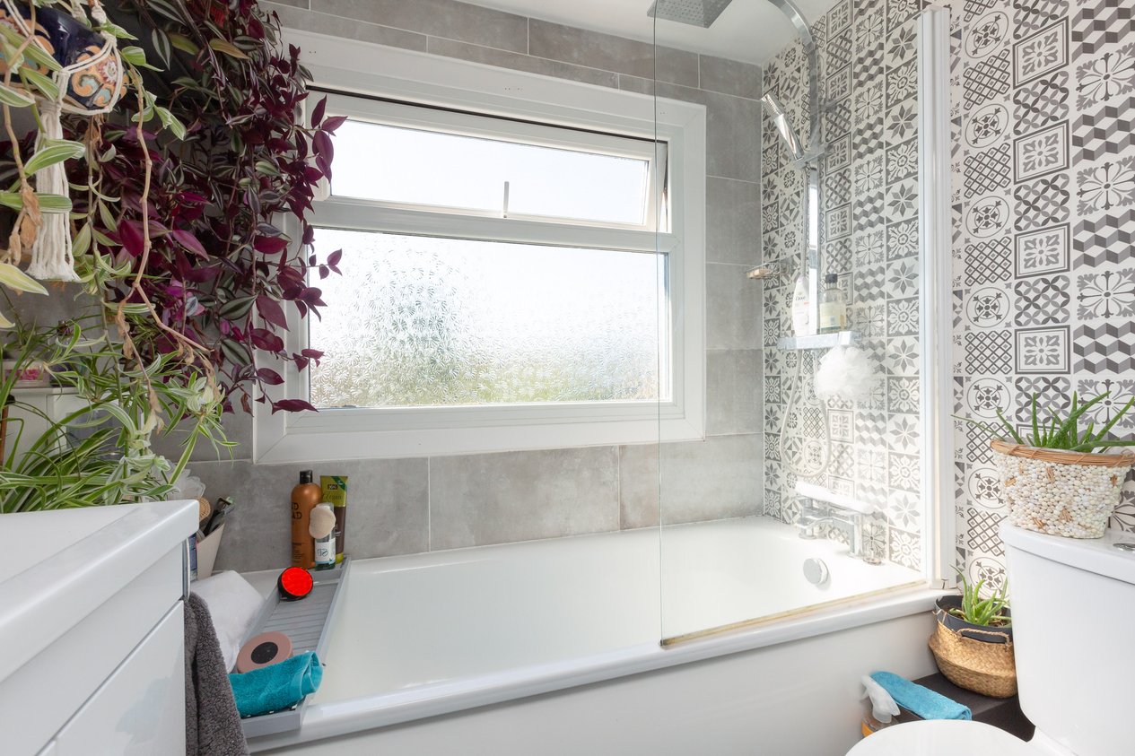 Properties For Sale in Westgate Bay Avenue Westgate-On-Sea