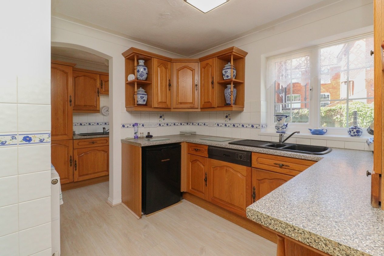 Properties For Sale in Westgate Bay Avenue Westgate-on-Sea
