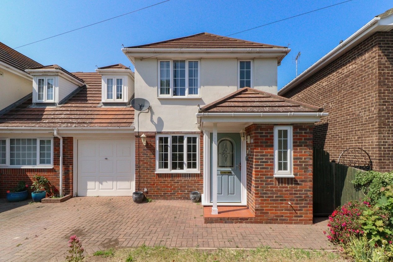 Properties For Sale in Westgate Bay Avenue Westgate-on-Sea