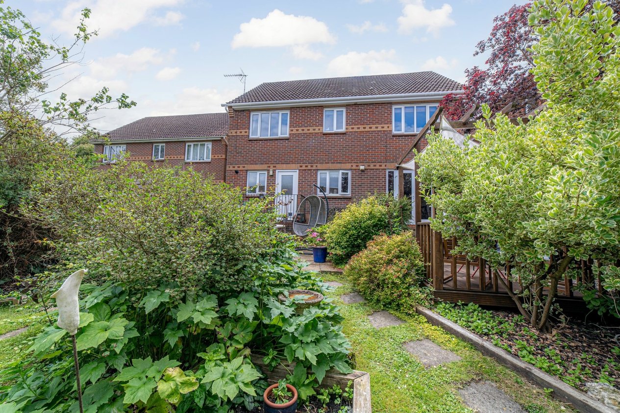 Properties For Sale in Whigham Close  Ashford