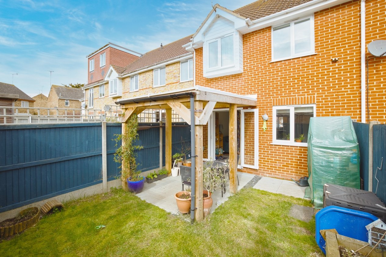 Properties Under Offer in Whitehall Road Ramsgate