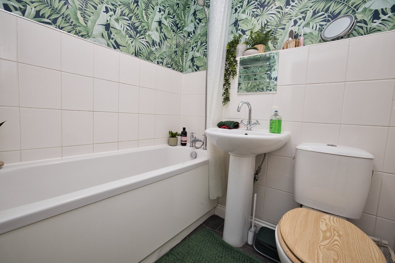 Properties Under Offer in Whitehall Road Ramsgate