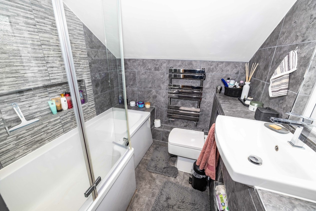 Properties Under Offer in Whitfeld Cottages Whitfeld Road