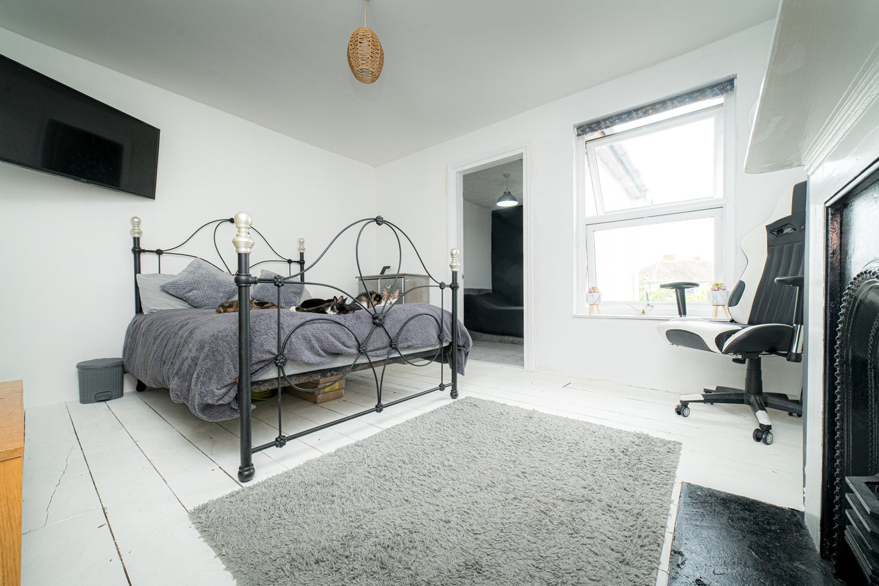 Properties Under Offer in Whitstable Road Faversham