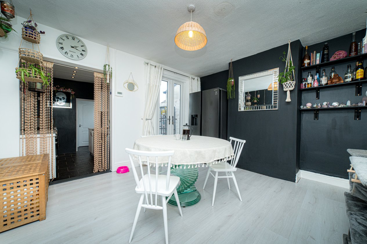 Properties Under Offer in Whitstable Road Faversham