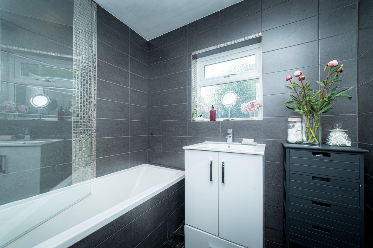 Properties Under Offer in Whitstable Road Faversham