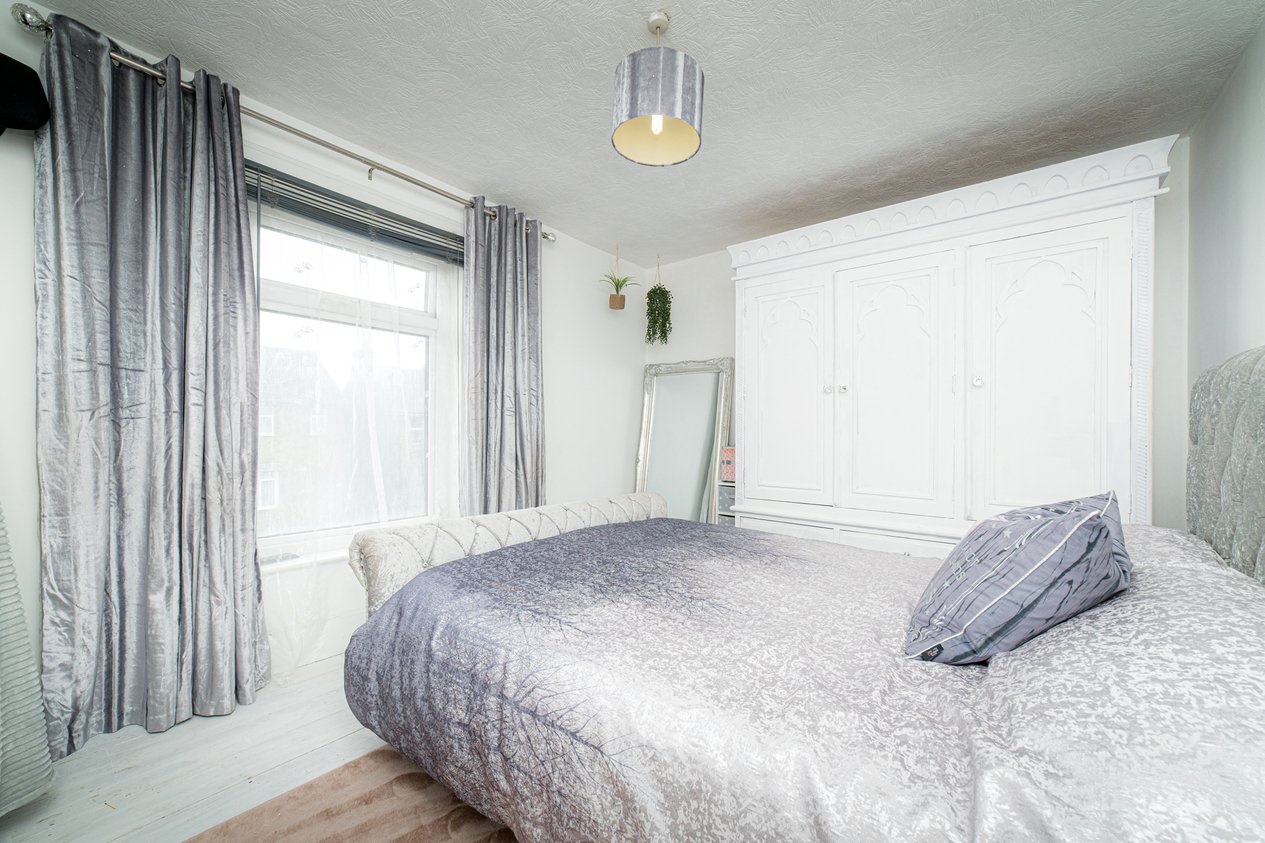 Properties Under Offer in Whitstable Road Faversham