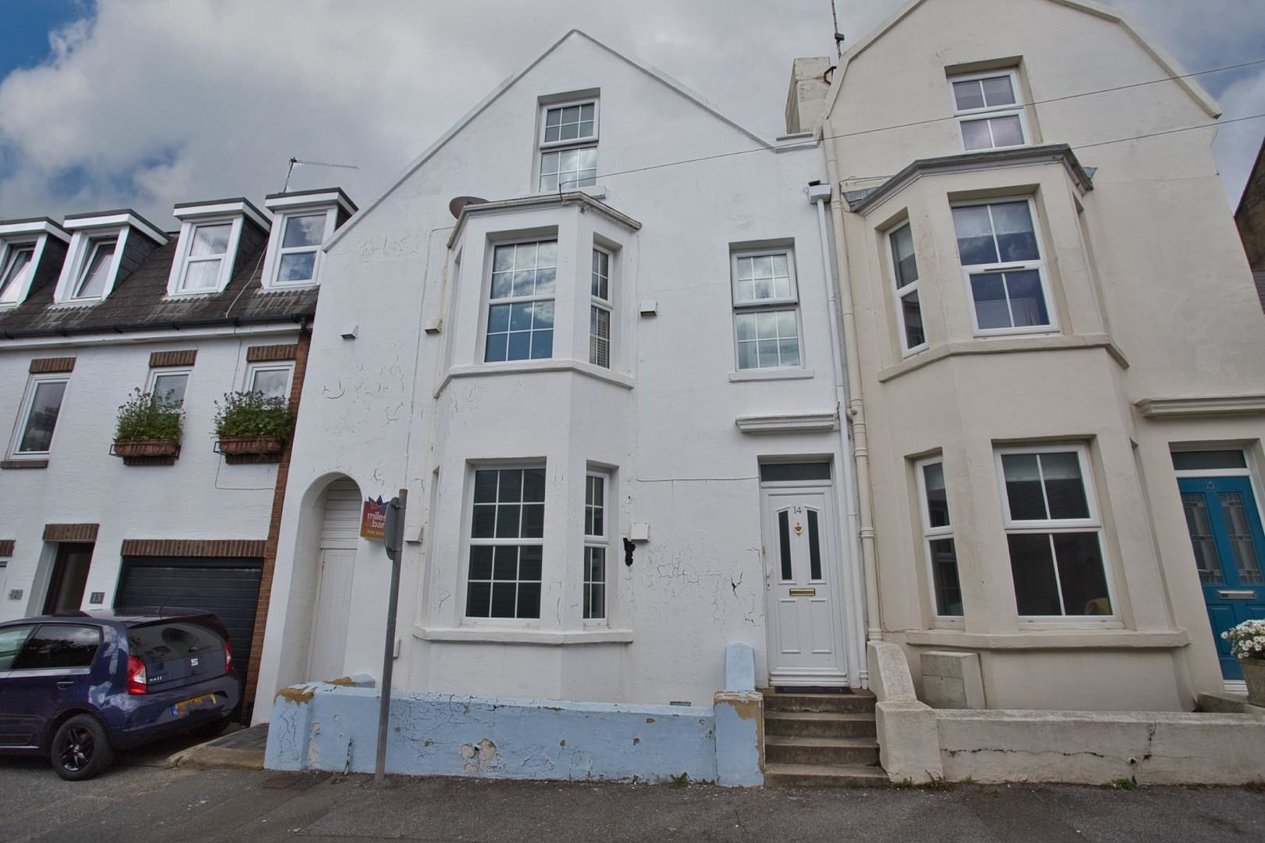 Properties For Sale in Wilberforce Road Sandgate